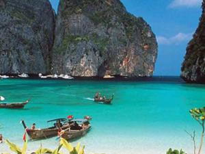 Pesona Raja Ampat yang Mendunia