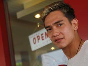 Adipati Dolken Korbankan Sisi Maskulin Di Film 3 Dara