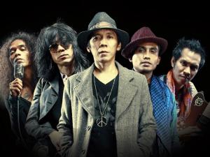 Konser 32 Tahun Slank: Untuk Slankers dan Abdee